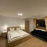 Διαμέρισμα Gaestehaus Hauser *