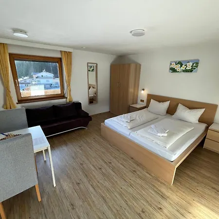 Gastehaus Hauser Апартаменты *